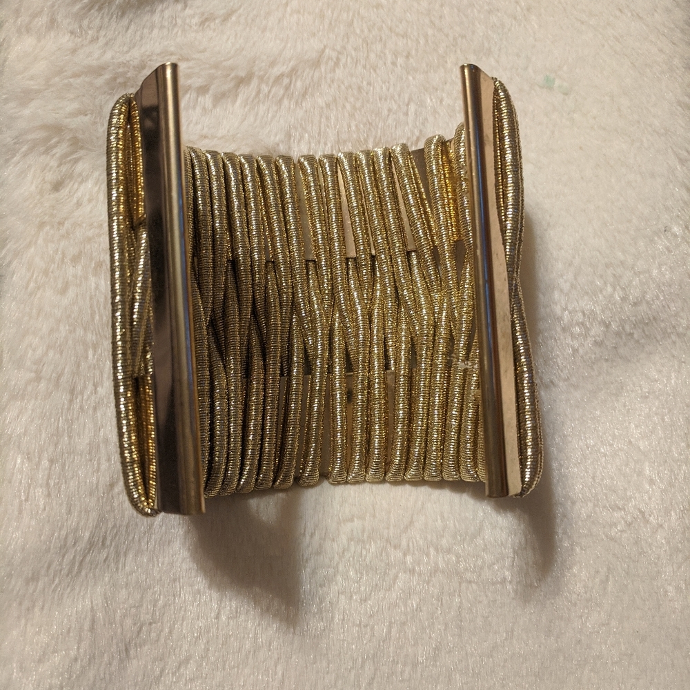 Gold Cuff - Picture 2 of 3